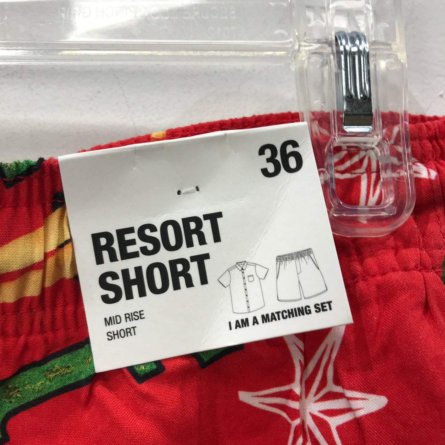 JayJays Resort ELF Character Print Stars Shorts Red Mens Size 36 NEW