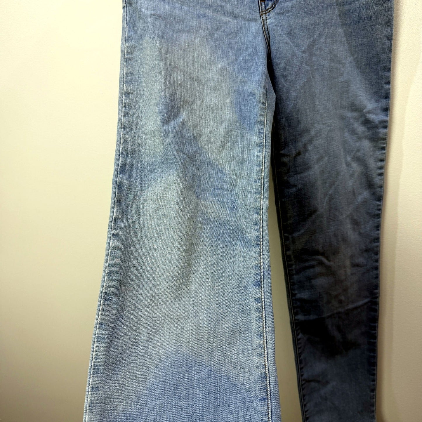 Levi's Womens 314 Shaping Straight Leg Jeans, Medium Blue, Size 29 x 32 NEW