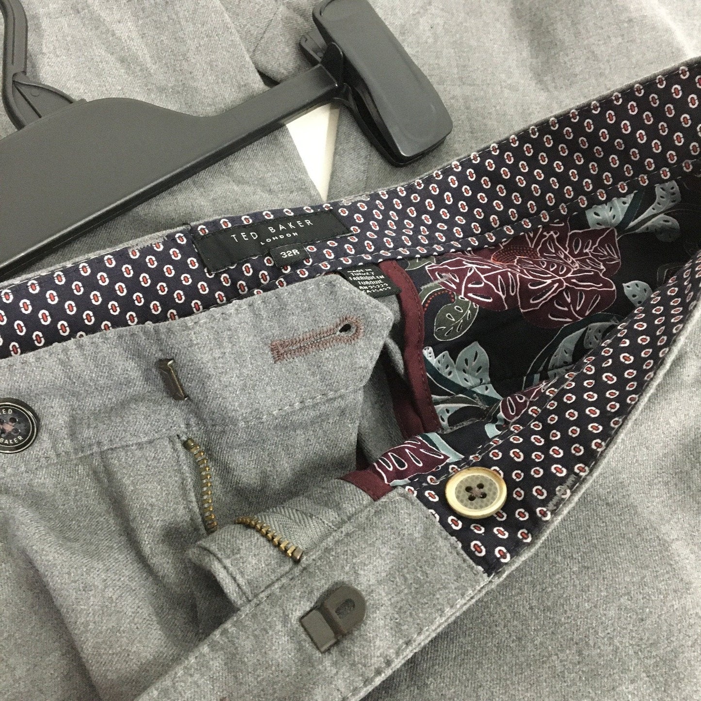 Ted Baker Chino Pants Men's Gray Tailored Trousers Size 32R