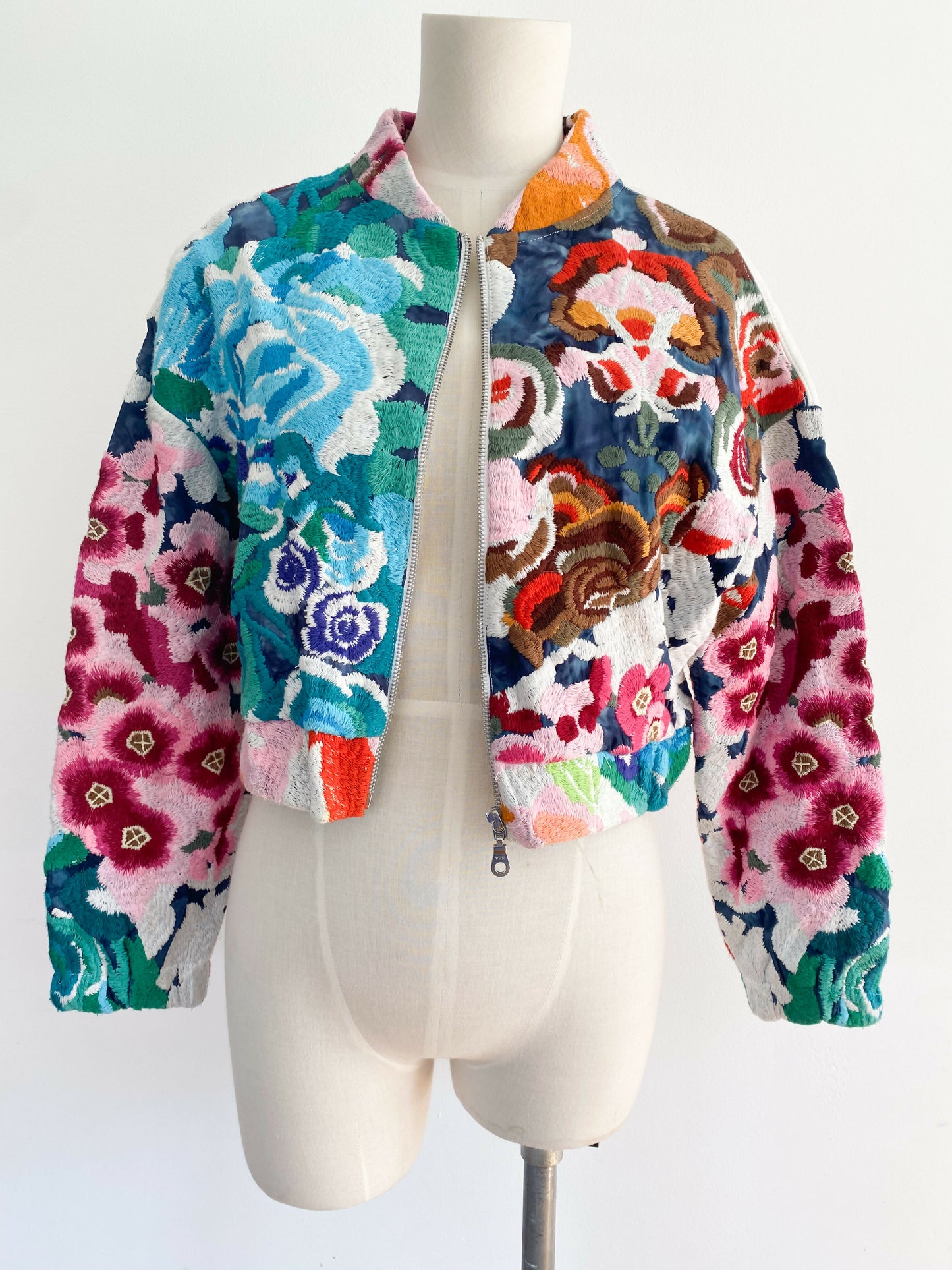 Shakuhachi Size 10 Embroidered White Jacket