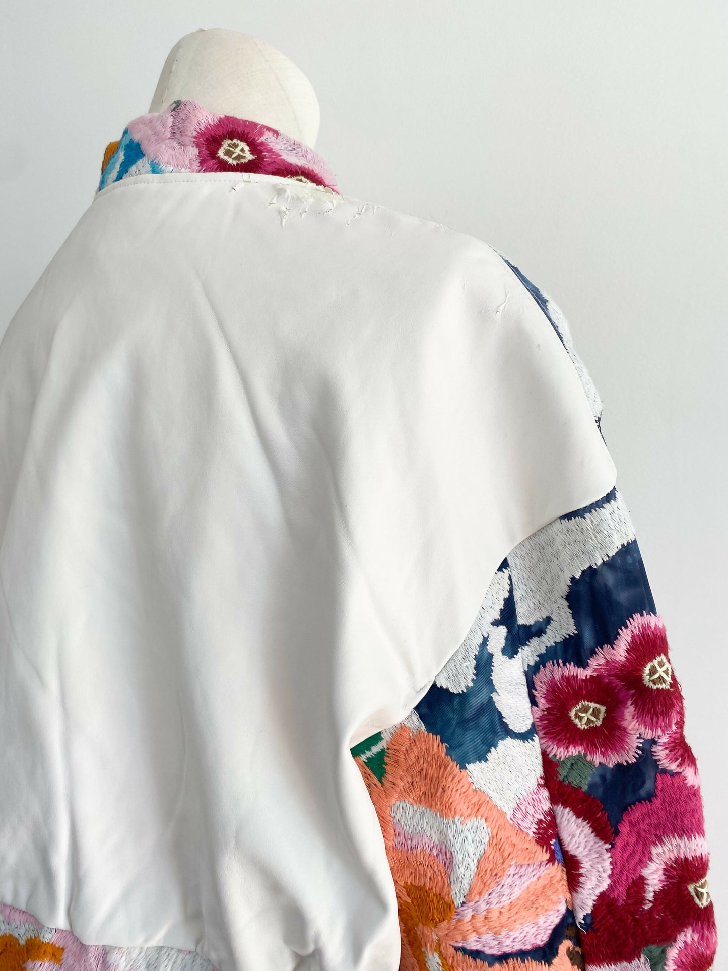 Shakuhachi Size 10 Embroidered White Jacket
