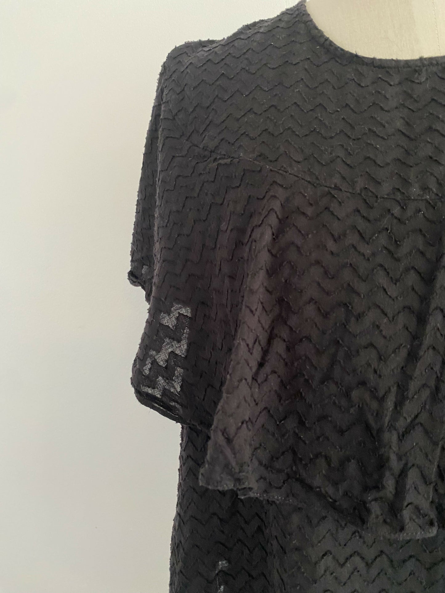 Women's Gorman Size 10 Black Textured Top
