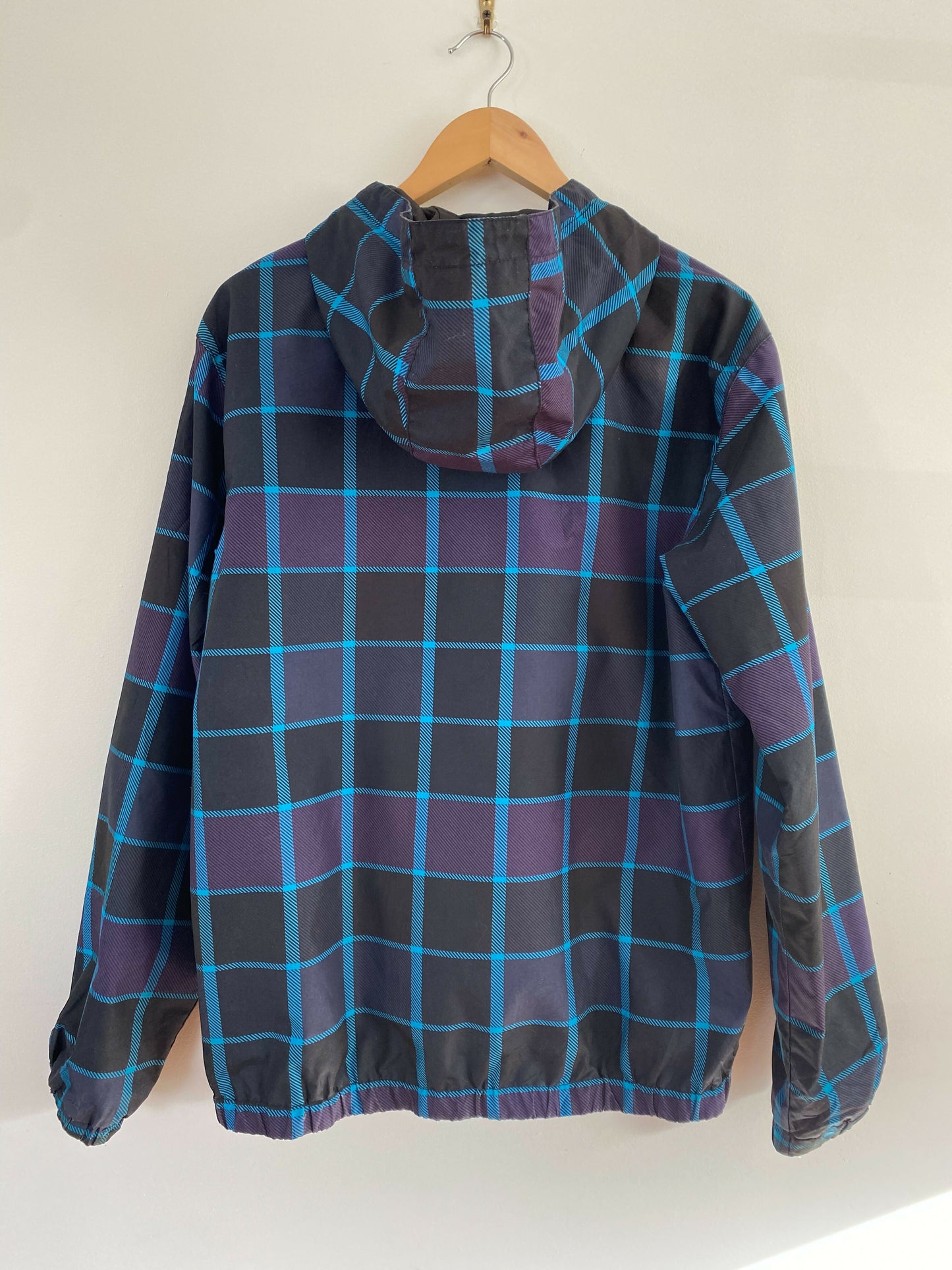 Men's DC Size Medium Printed Black and Blue Check Jacket