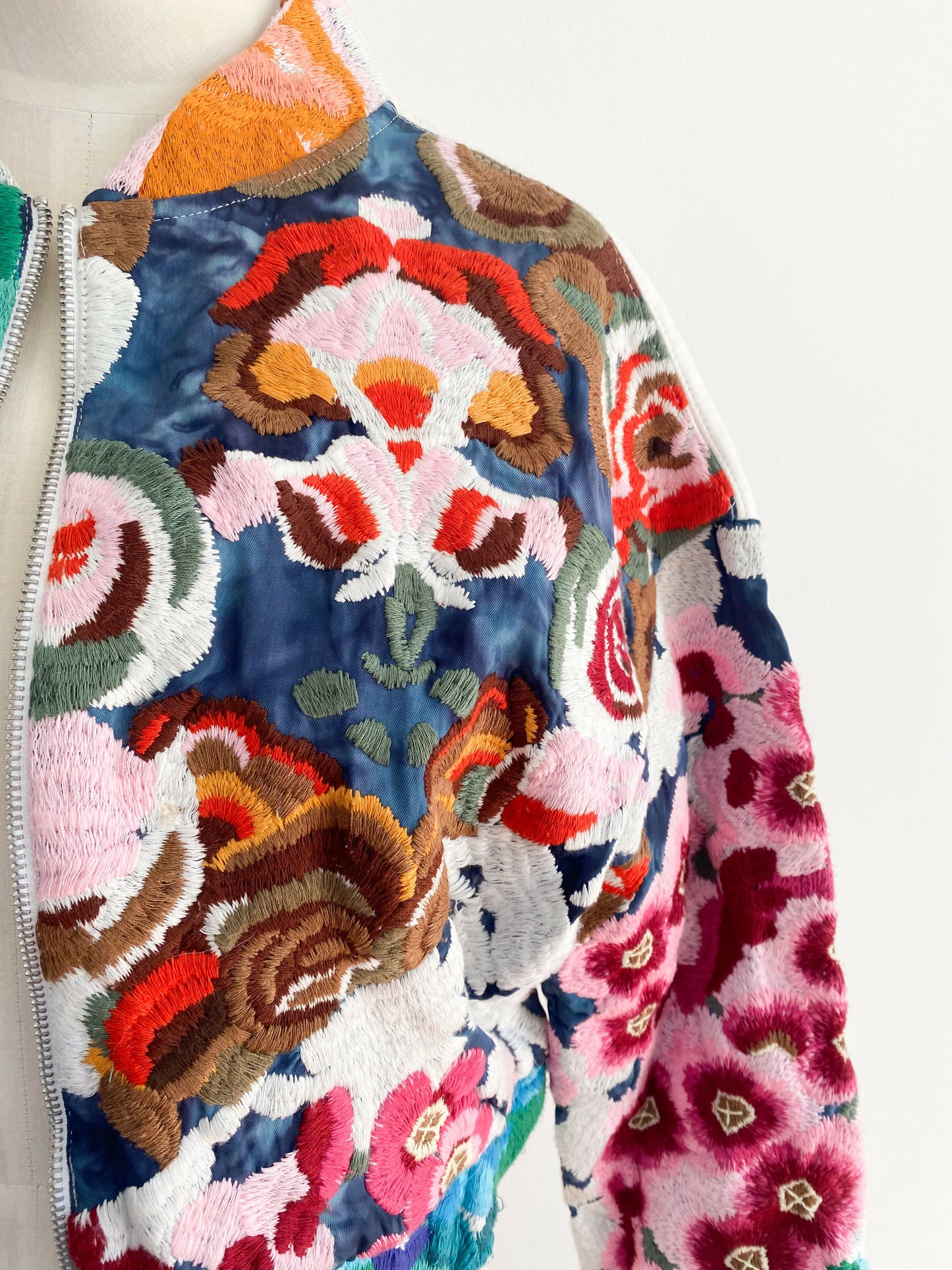 Shakuhachi Size 10 Embroidered White Jacket