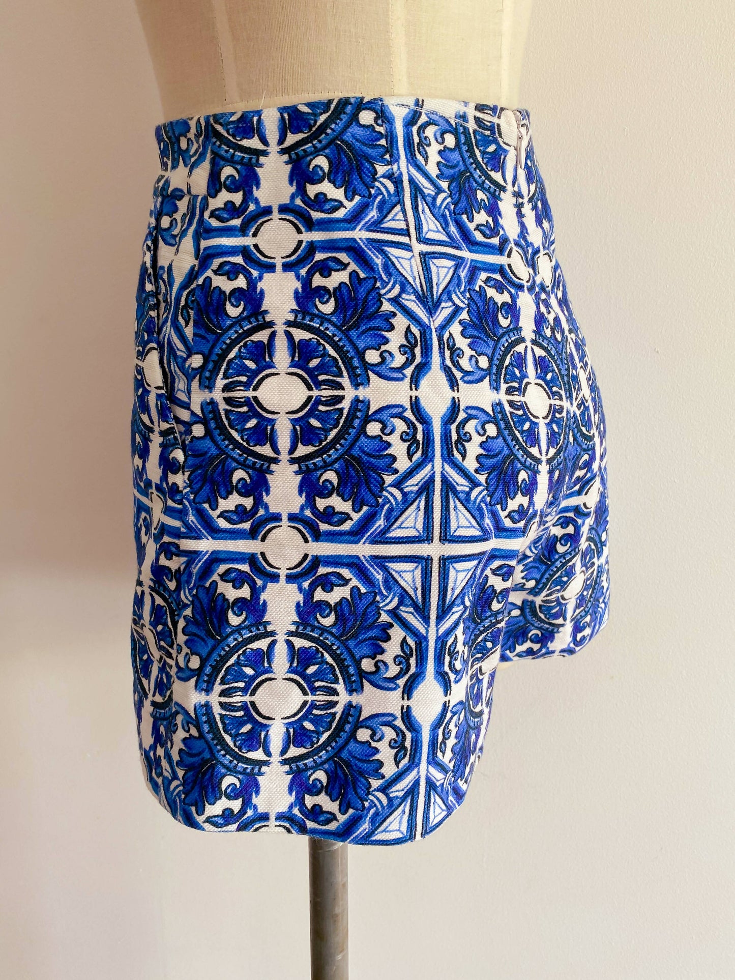 Kookai Size 36 (AU 8) Cotton-Stretch Printed Shorts