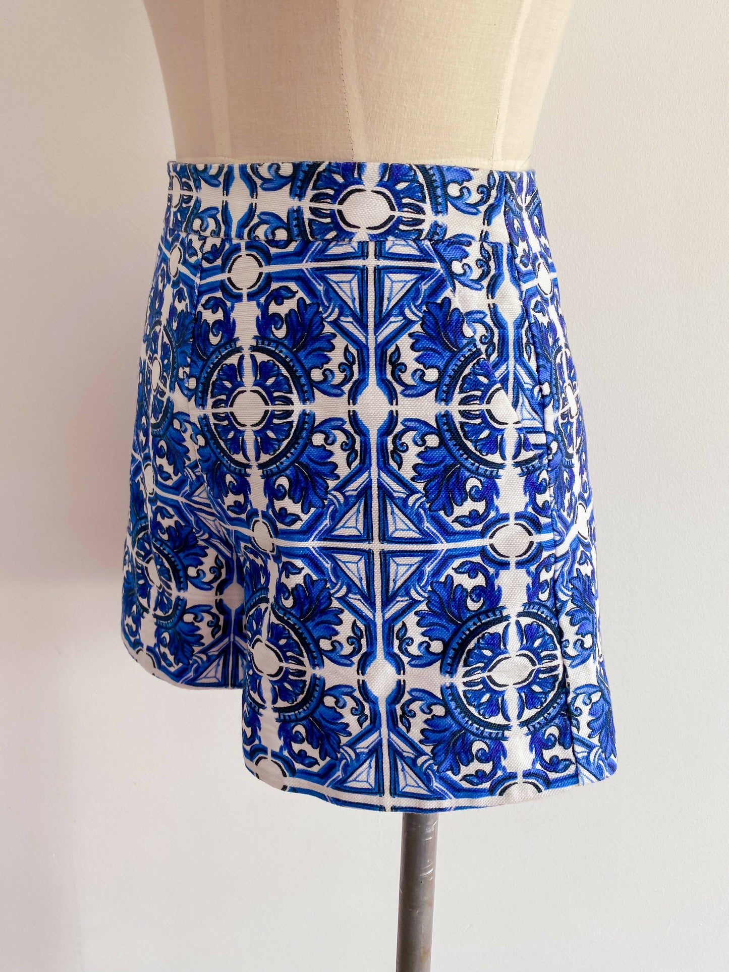 Kookai Size 36 (AU 8) Cotton-Stretch Printed Shorts
