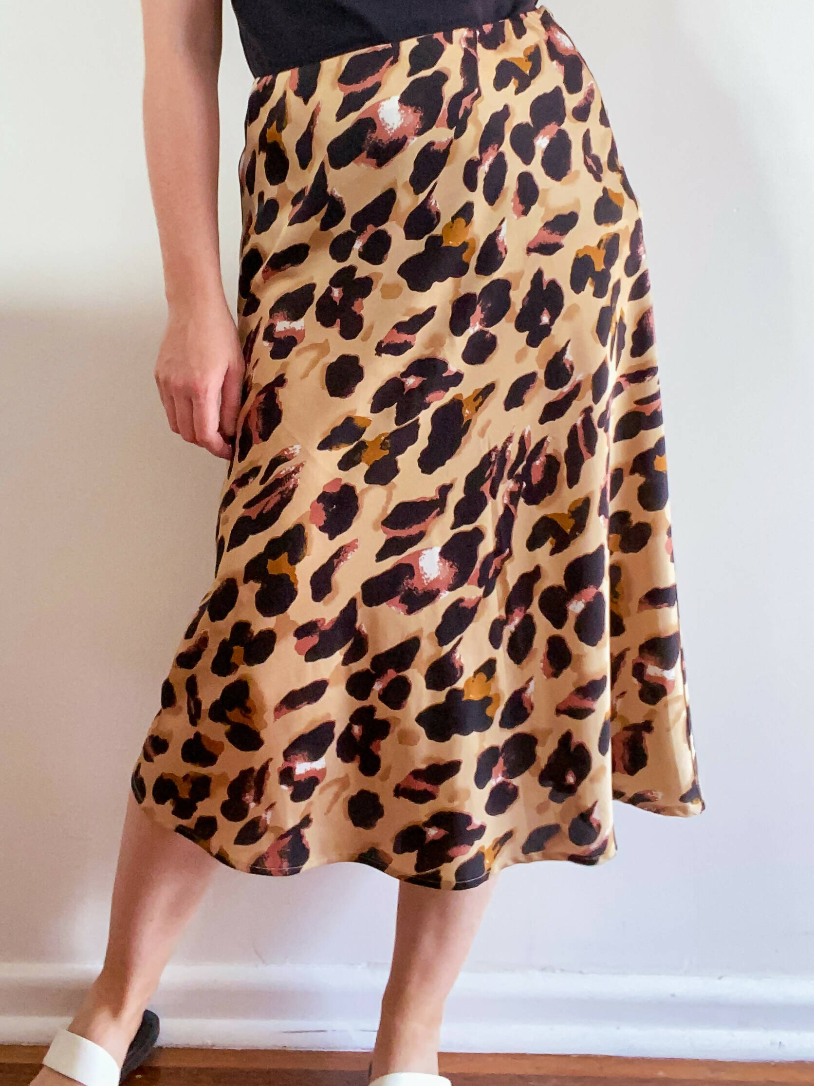 Cotton candy la 2025 leopard print midi skirt