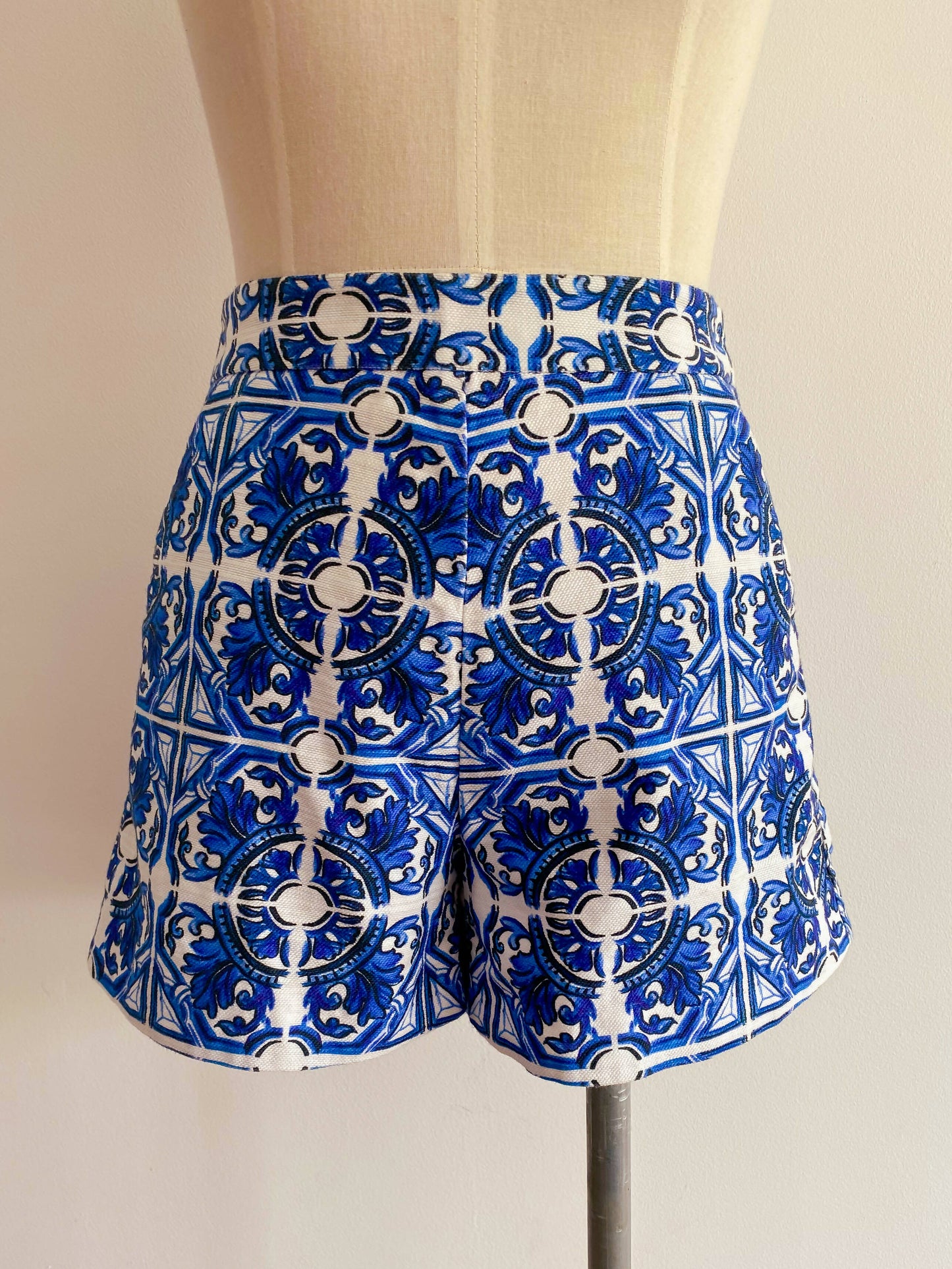 Kookai Size 36 (AU 8) Cotton-Stretch Printed Shorts