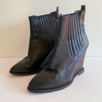 Vero Cuoio Size 39 Black Leather Wedge Ankle Boots