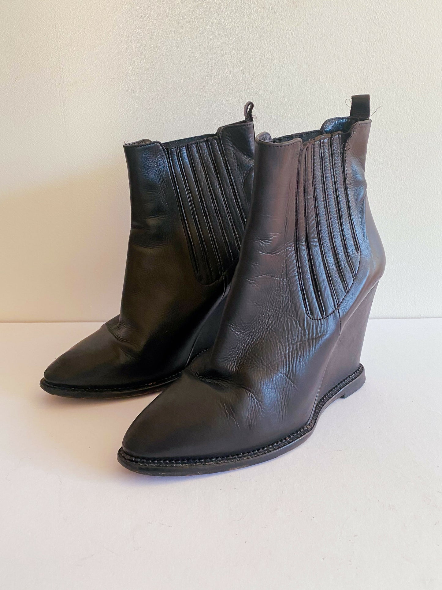 Vero Cuoio Size 39 Black Leather Wedge Ankle Boots