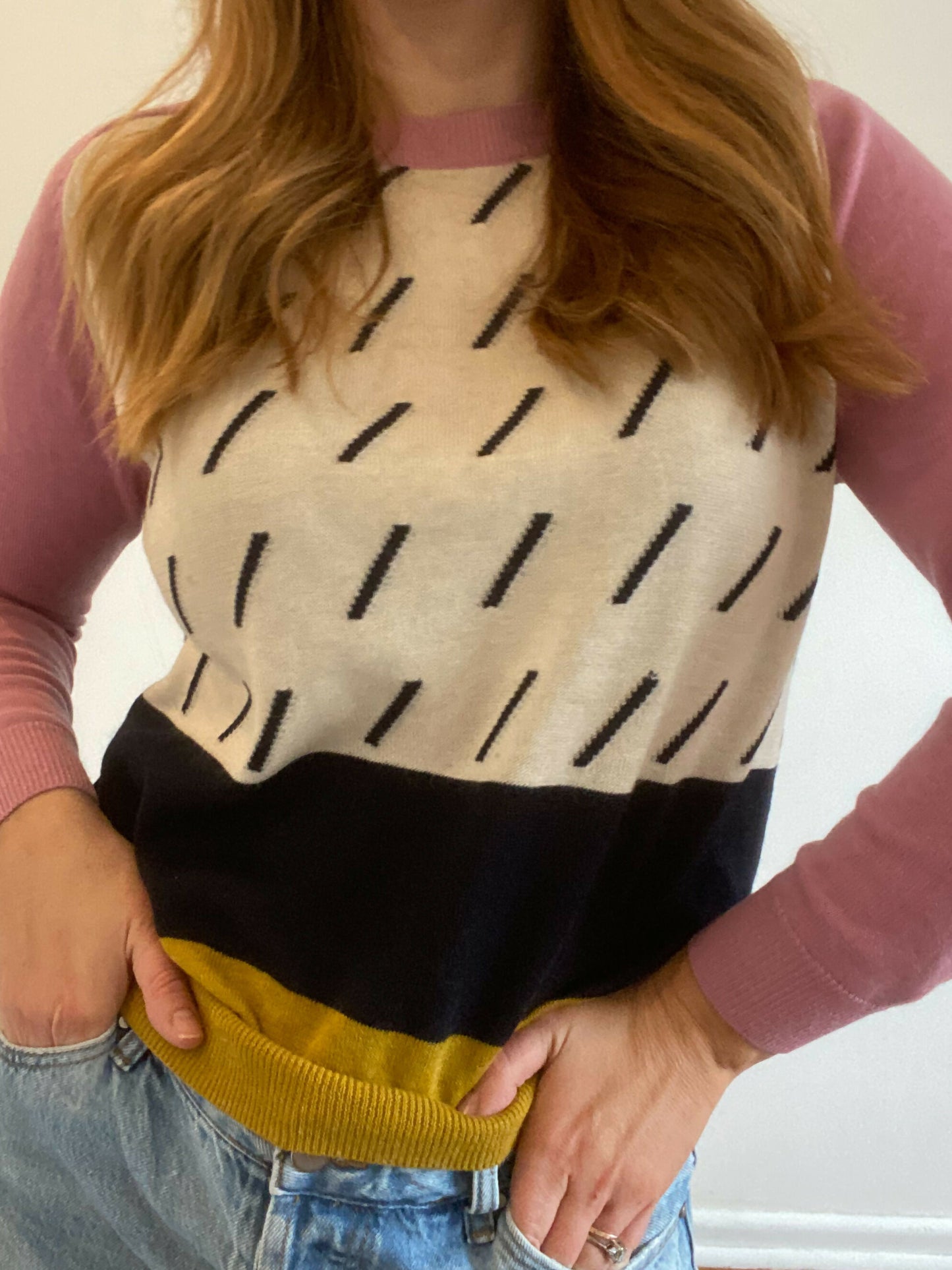 Women's Gorman Size 8 Oatmeal and Navy Sweater