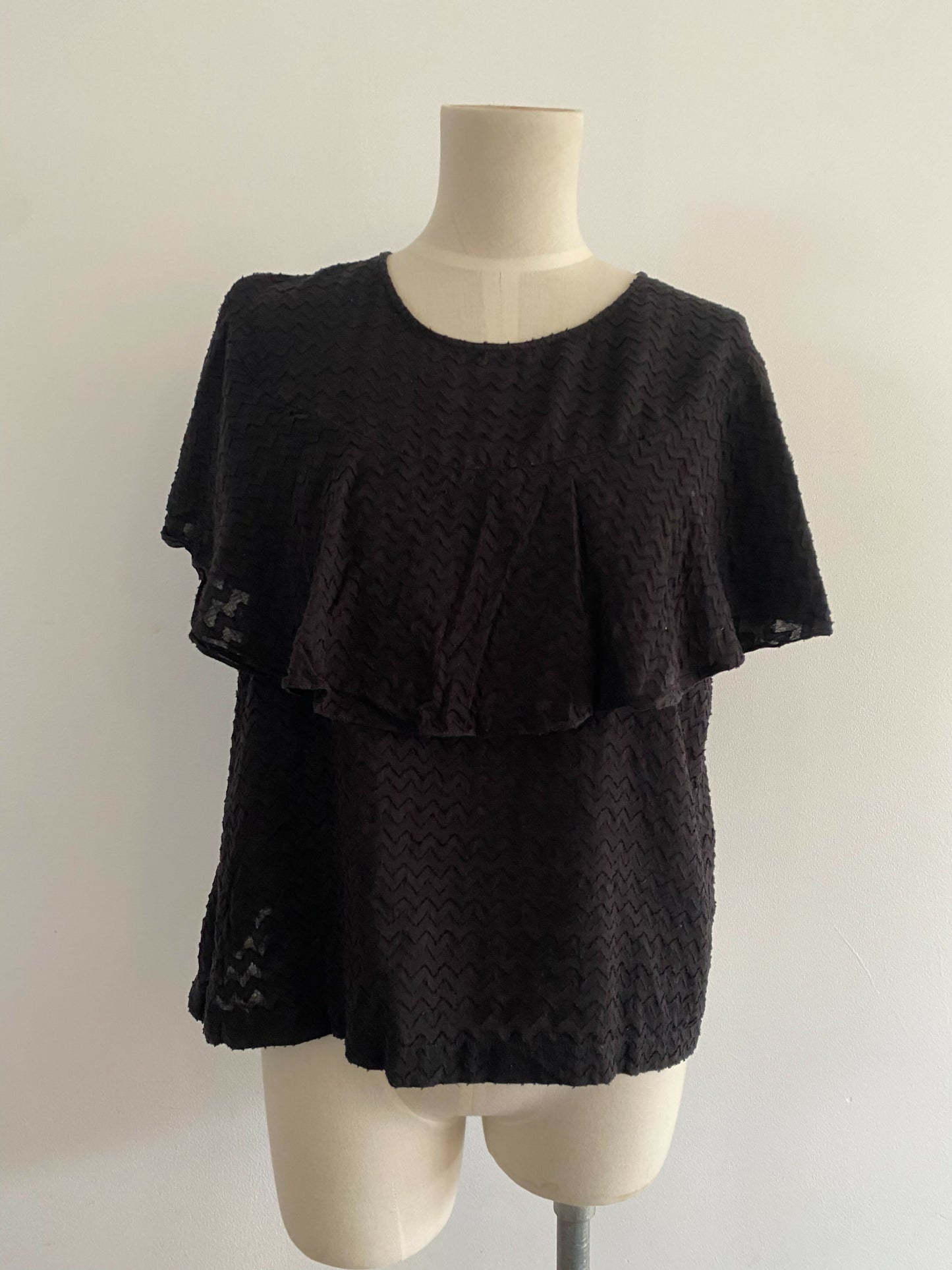 Women's Gorman Size 10 Black Textured Top