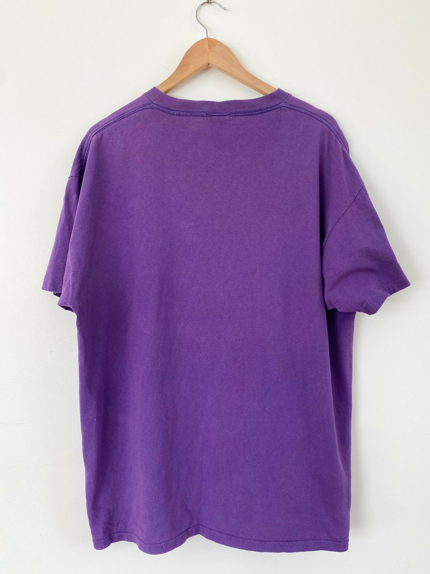 Men's Size XL Vintage 1997 Hong Kong Purple Cotton Embroidered T-Shirt