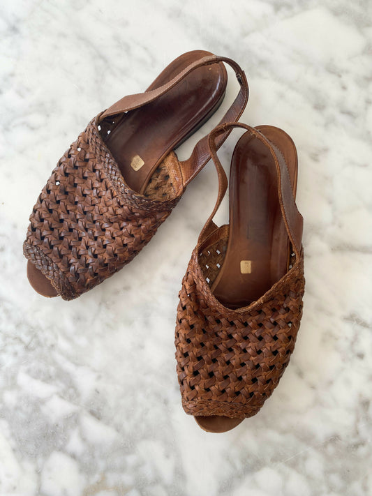 Footrest by Clarke's Size 9 Vintage Woven Leather Sandals