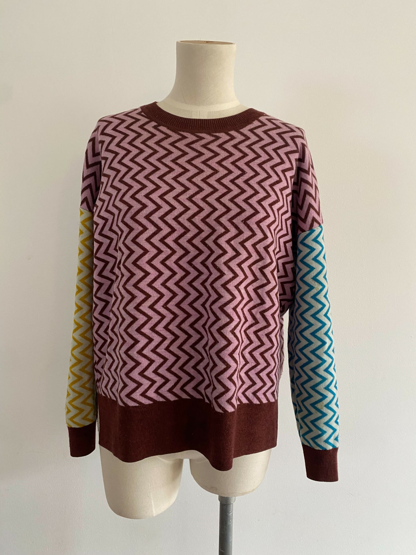 Women's Gorman Size 10 ZigZag Merino Wool Pullover