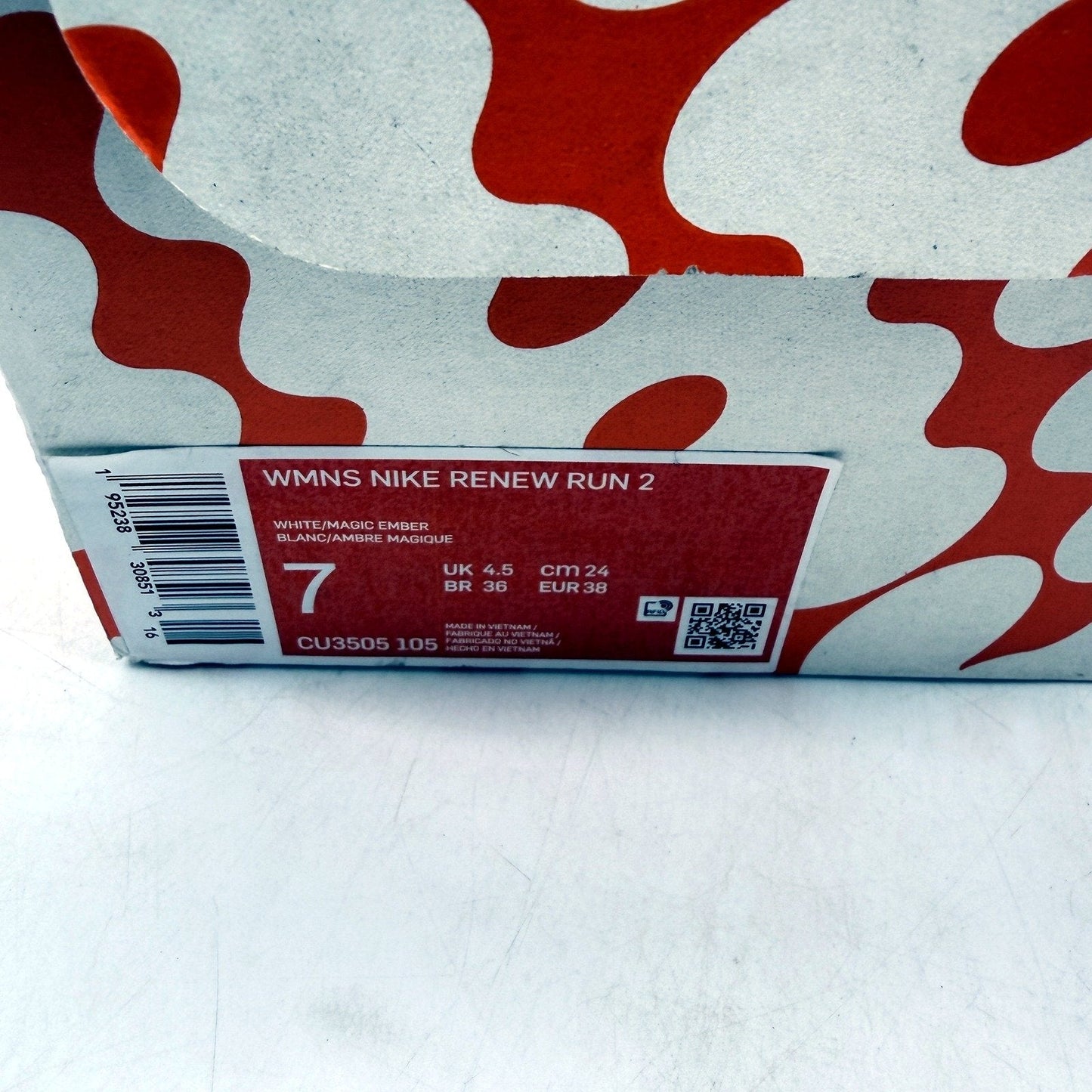 Nike Womens Cushioned Renew Run 2 Running Shoes, White, Size US 7.5 DEMO