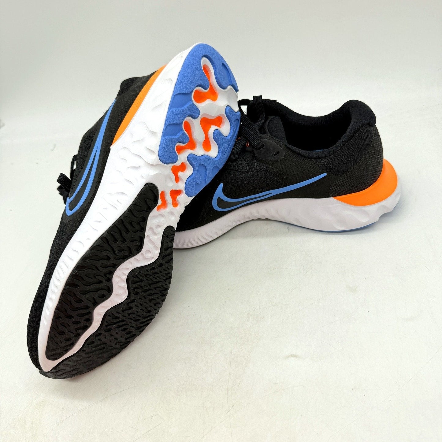 Nike Mens Renew Run 2 Lightweight Athletic Running Shoes Black US 7.5 NEW