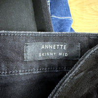 Guess Womens Skinny Mid Rise Black Jeans Size 28 NEW