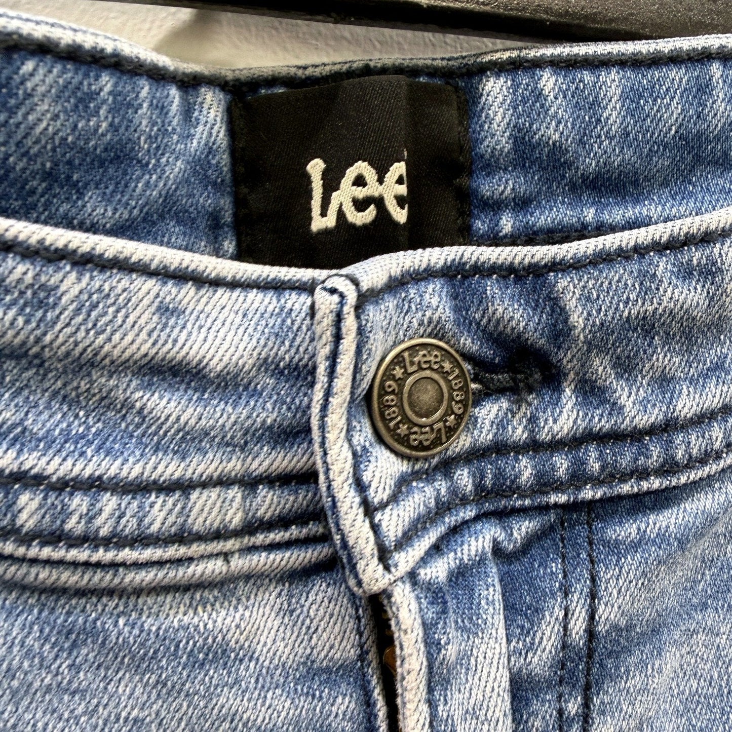 Lee Mens Slim Tapered Fit Daystone Blue Jeans, Size 38 NEW