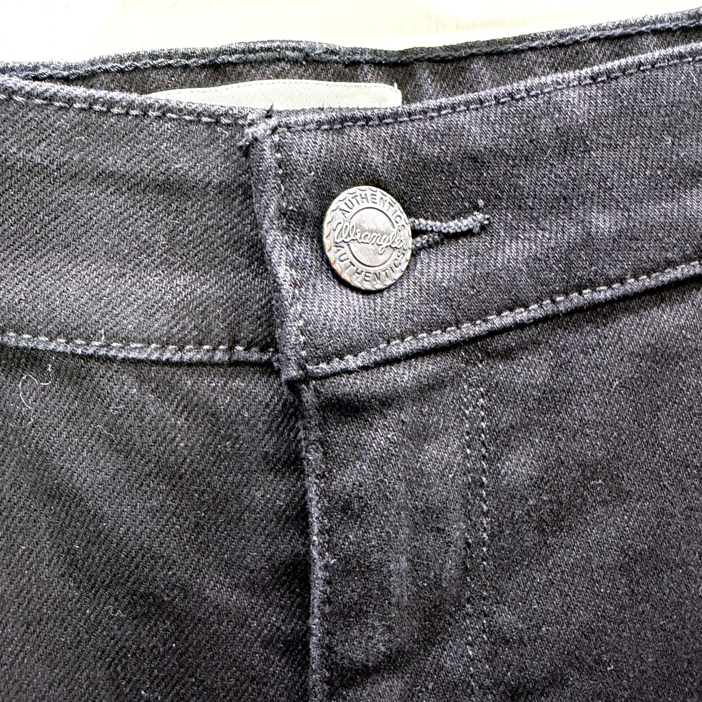 Wrangler Womens Mid Waist Bootcut Jeans in Black, Size R 13 Size R, 13 NEW