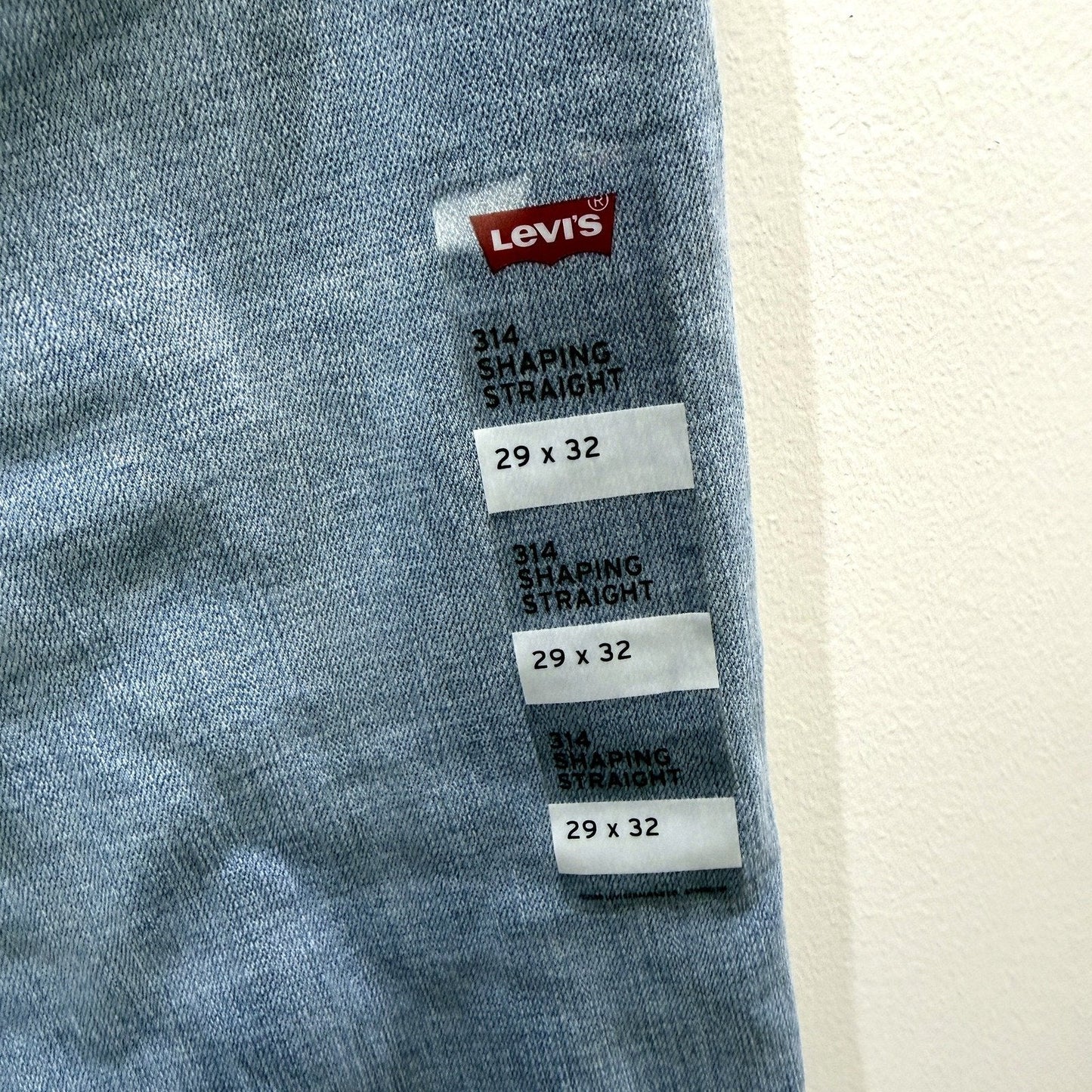 Levi's Womens 314 Shaping Straight Leg Jeans, Medium Blue, Size 29 x 32 NEW