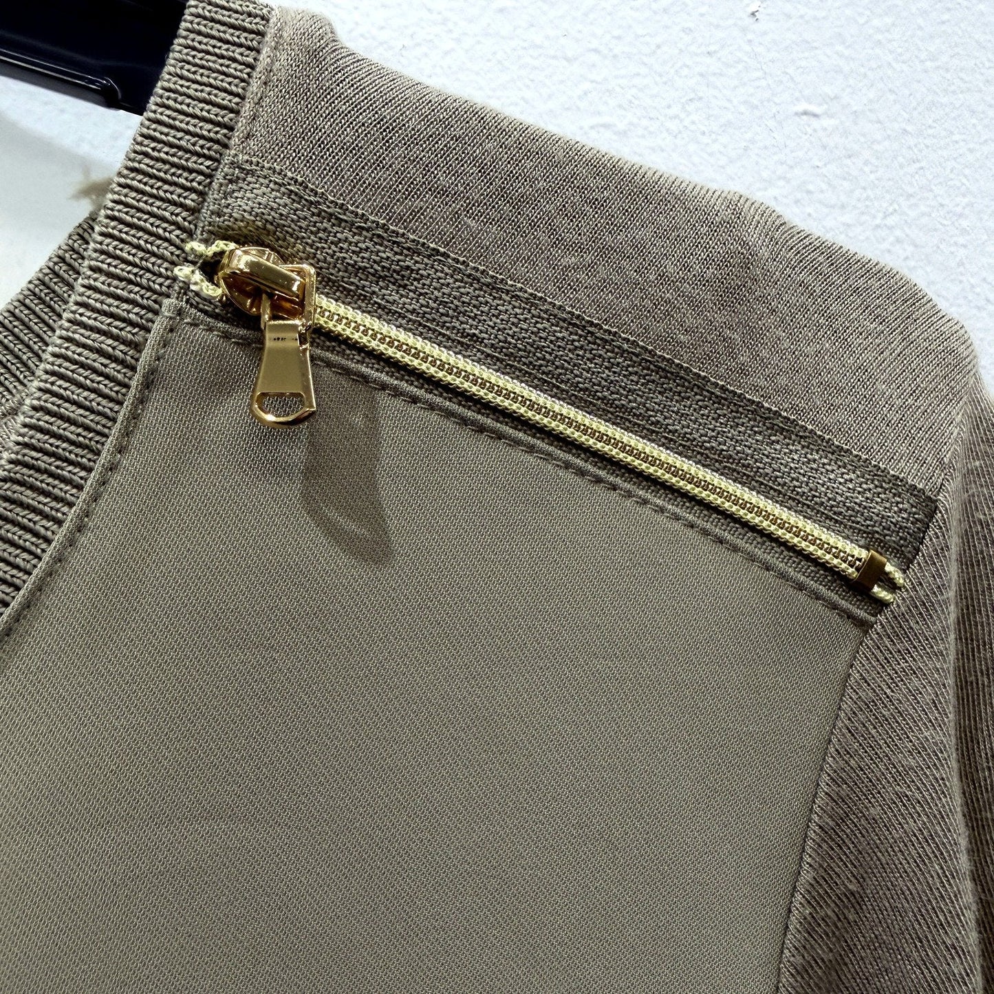 Witchery Womens Zip Shoulder Blouse Olive Green Casual Pullover Size M