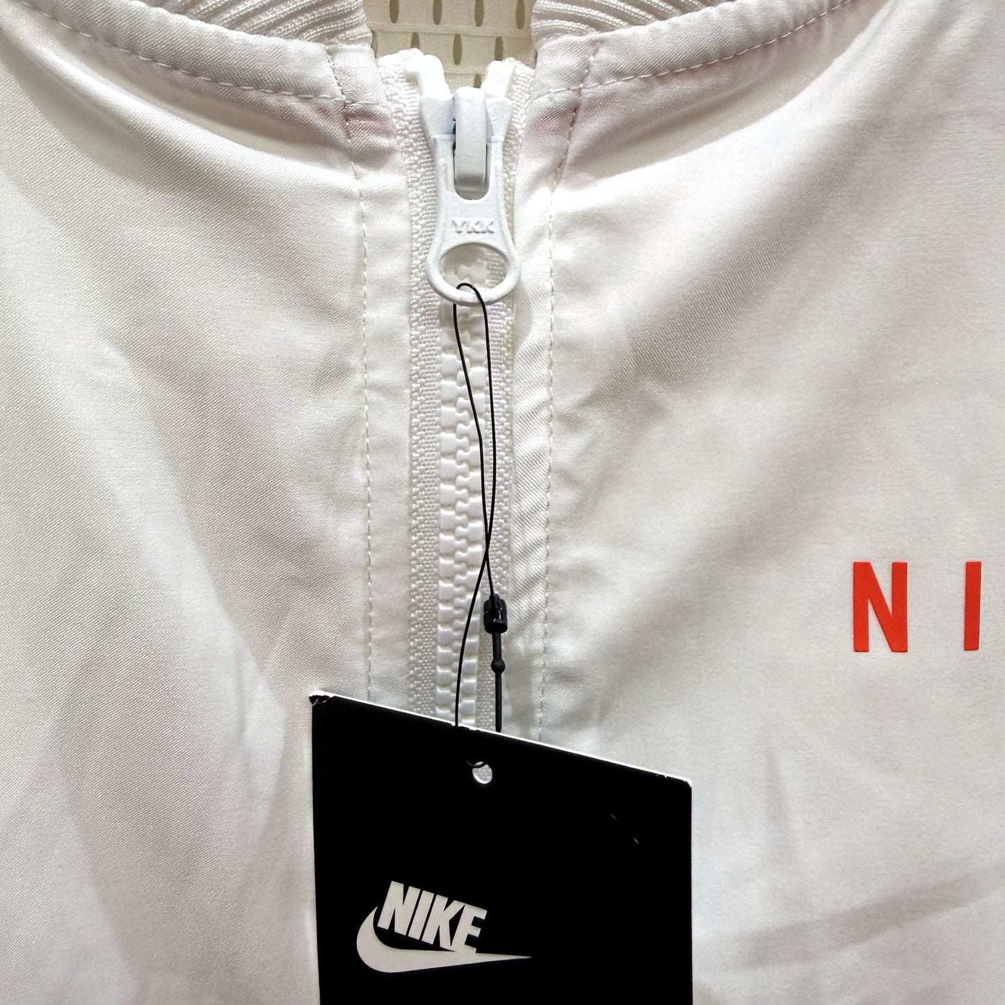 Nike Womens Lightweight Mesh Windbreaker Jacket in White, Size M NEW
