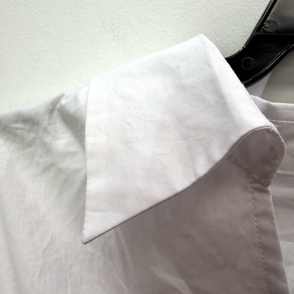 Subtitled Womens Stretchy Waist LS Shirt White Lightweight Nylon Size L NEW