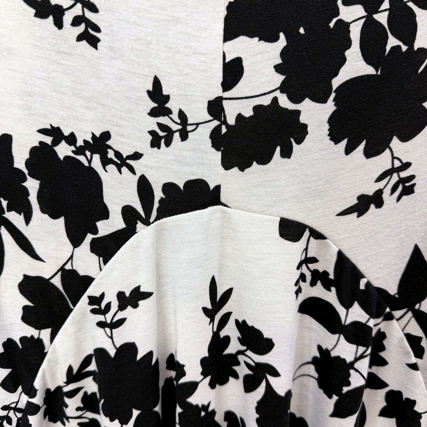 Whispers Womens Floral Print Dress Casual Feminine Lightweight Black and NEW