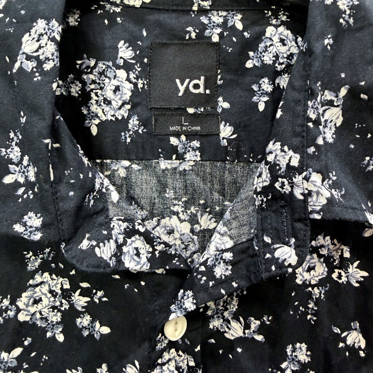 Yd. Mens Button-Down Shirt Black and White Floral Casual Short Sleeve Size L NEW