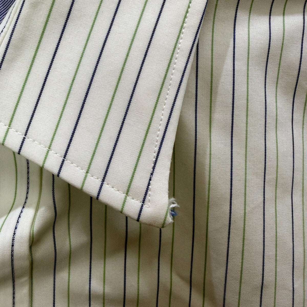 Tommy Hilfiger Mens Striped Dress Shirt White with Navy and Green Size 34-35