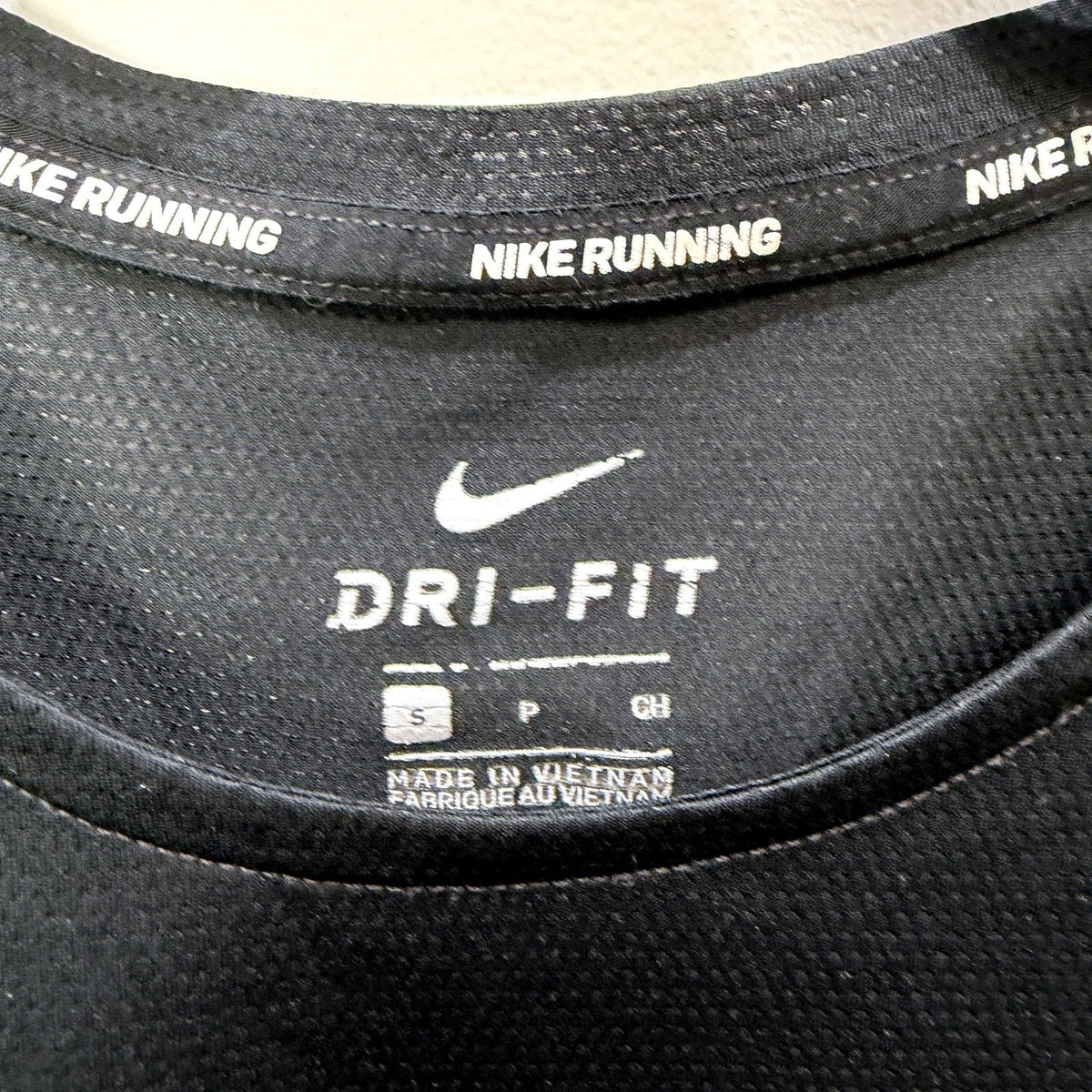Nike Mens Dri-Fit Running Shirt Lightweight Athletic Workout Top Black Size S