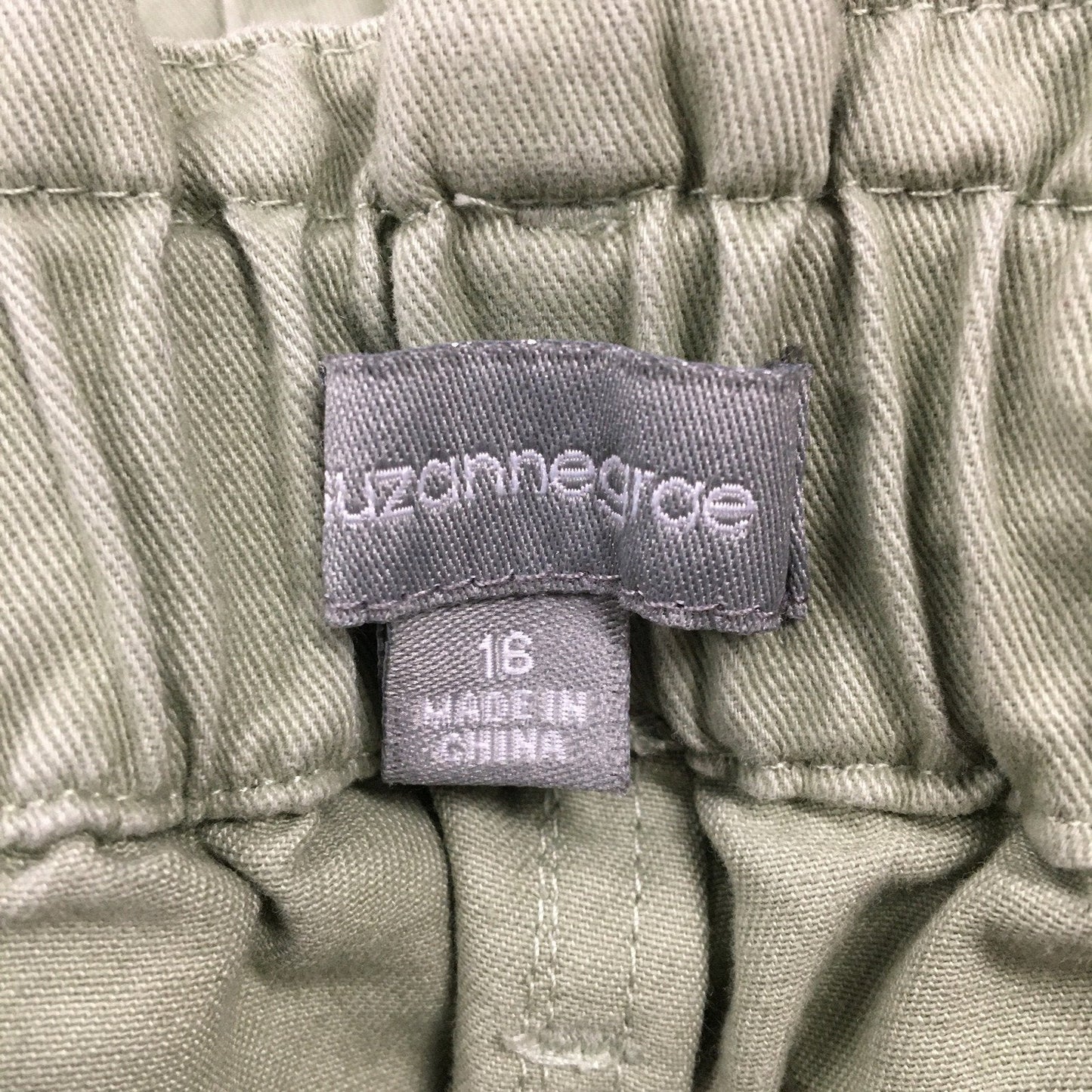 Suzannegrae Women's Cargo Shorts Olive Green Comfortable Cotton Blend Size 16