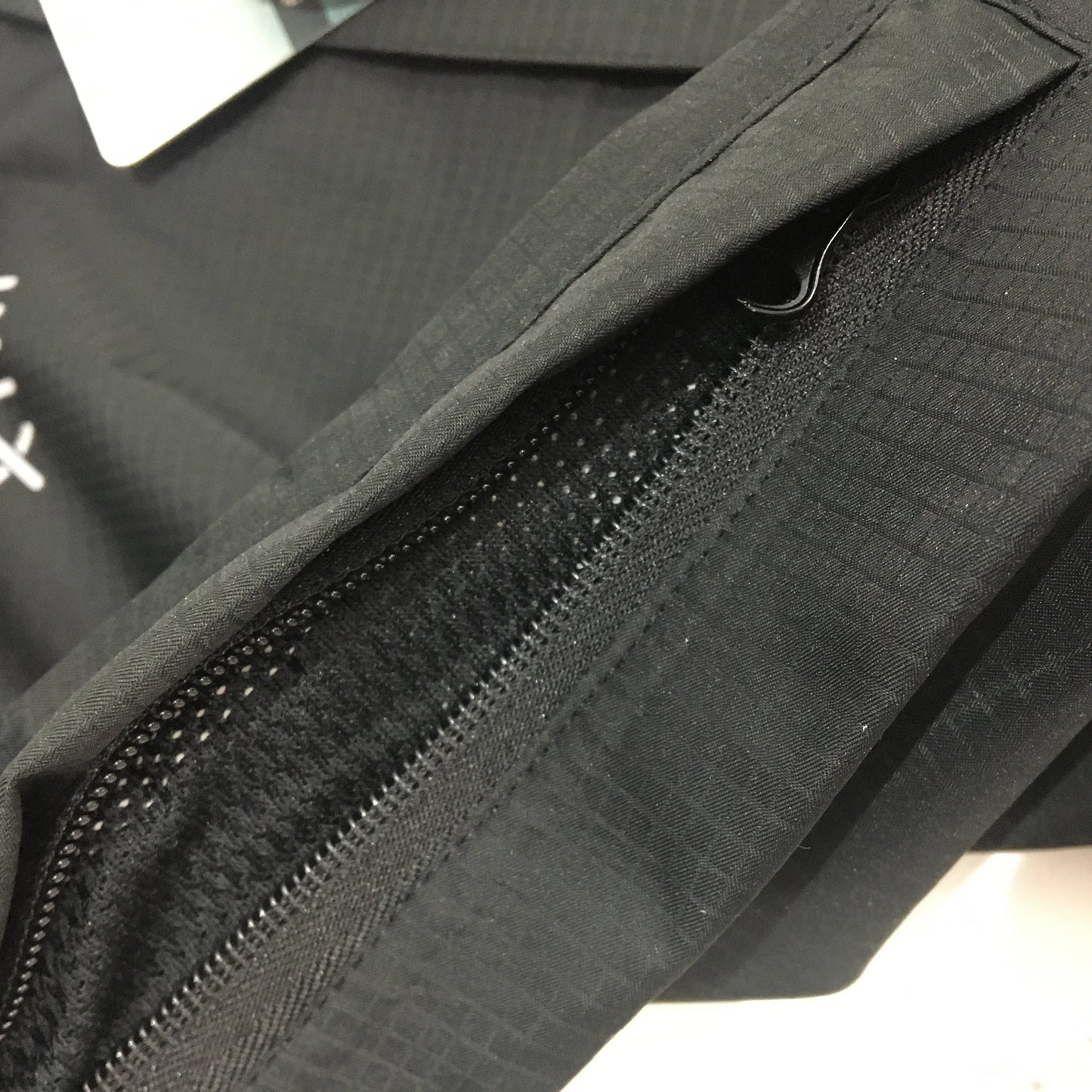 XTM Black Kimberley Seam Sealed Waterproof Hooded Rain Jacket Ladies Size 18 NEW