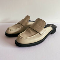 Country Road Size 41 Light-Grey Leather Loafers