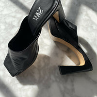 Zara Size 36 Black Leather Mules