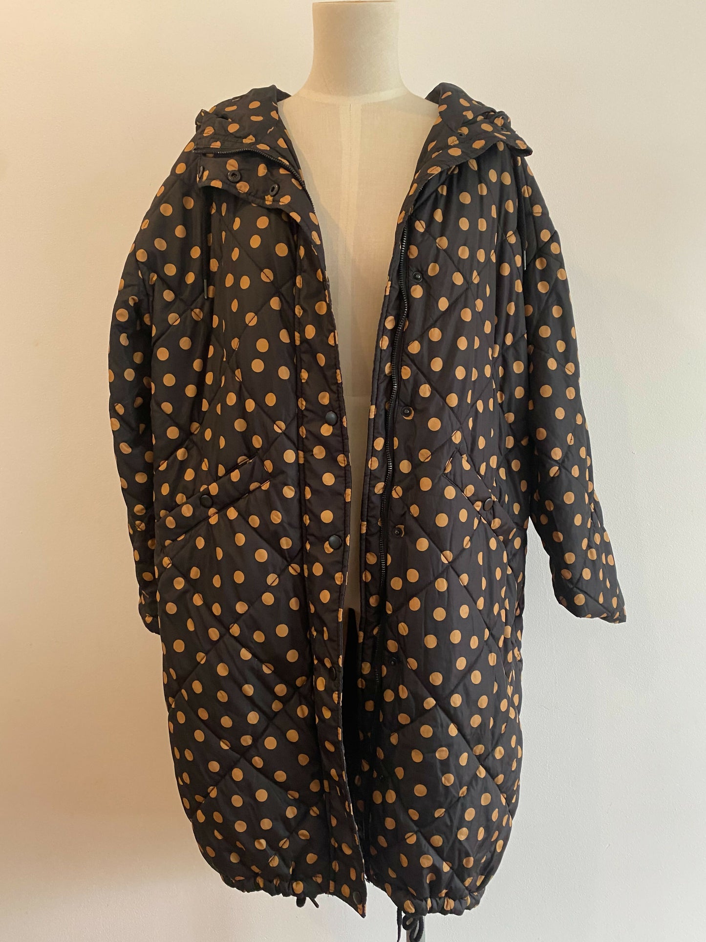 Women's Sass Size 10 Polka-Dot Black Puffa Jacket