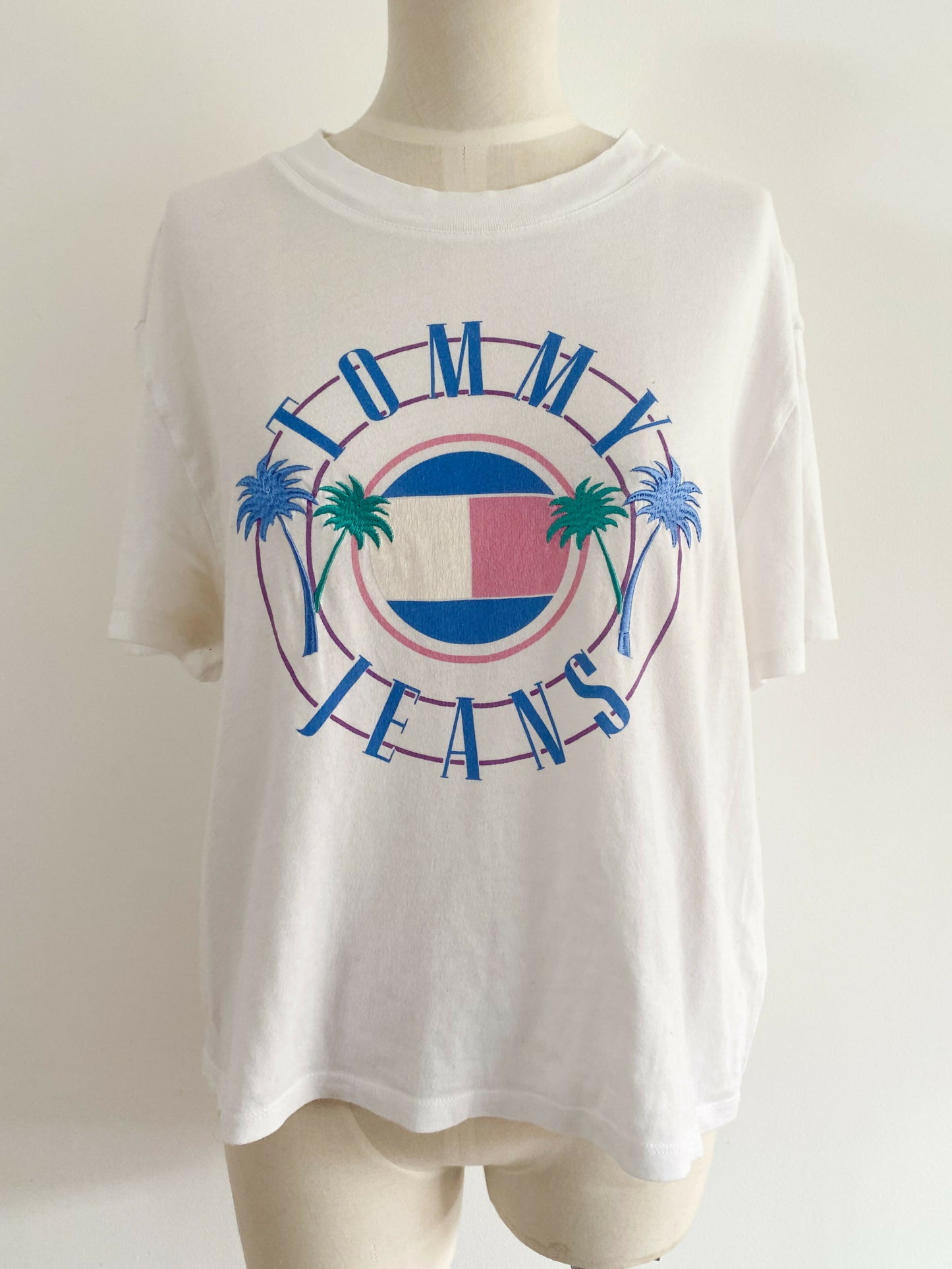 Tommy Jeans Size Medium Printed White T-Shirt