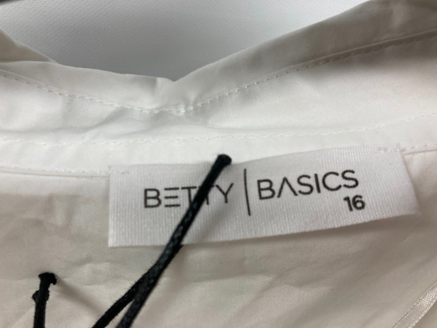 Betty Basic Cleo Shirt 3/4 Sleeves Button Up White Ladies Sz 16 NEW