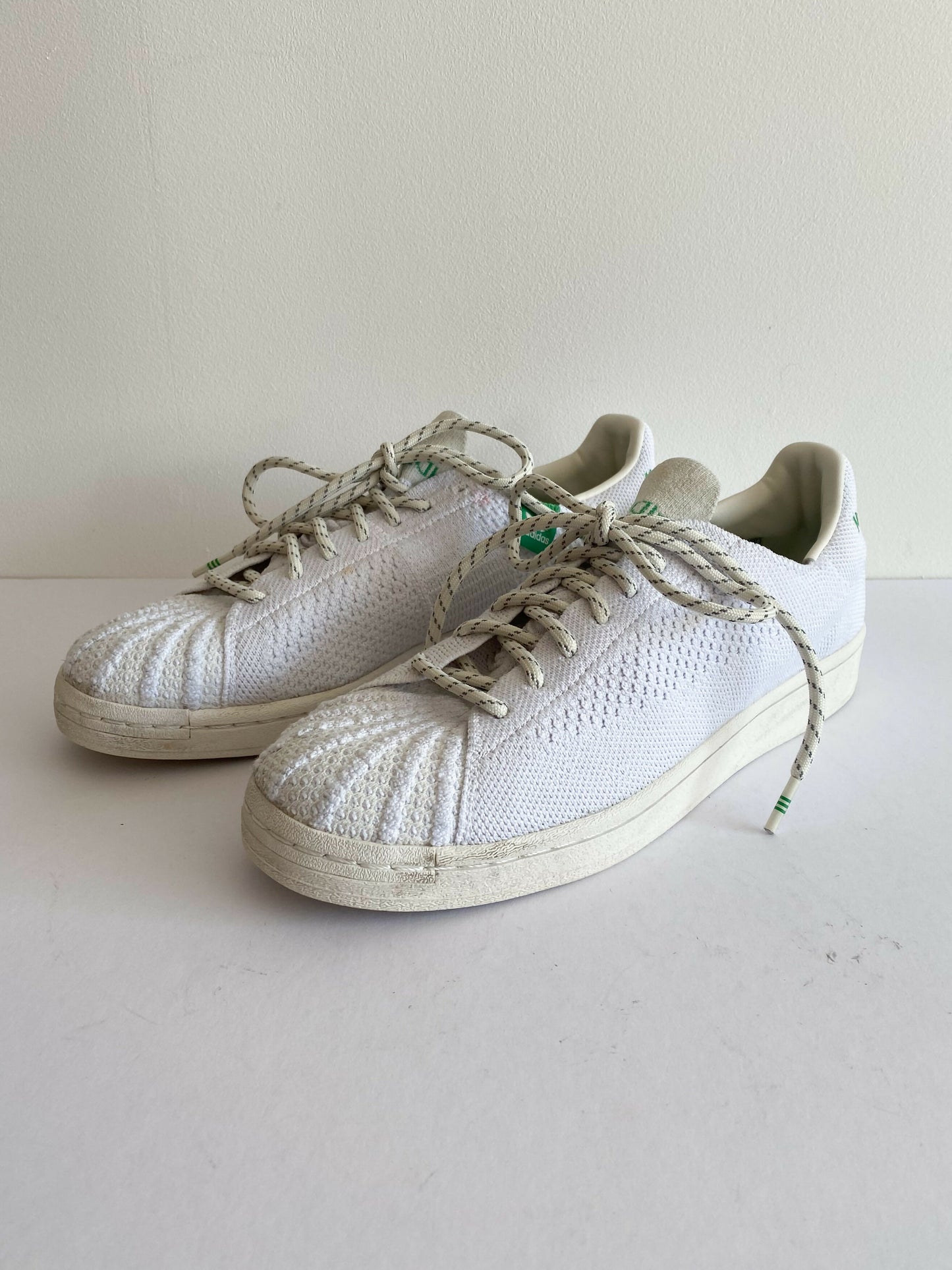 Men's Adidas HumanRace Superstars Size 8 US Pharrell Williams White Primeknit