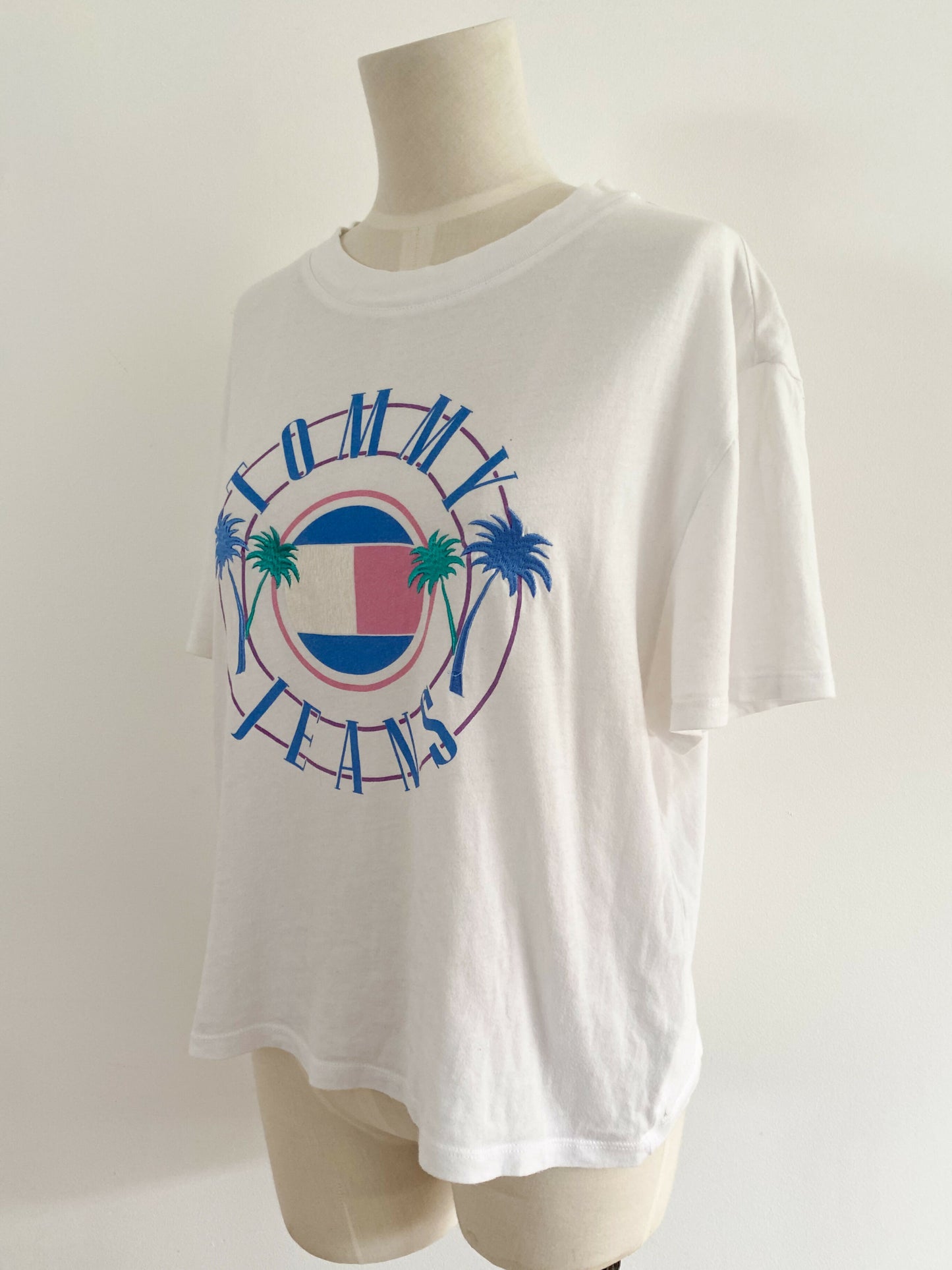 Tommy Jeans Size Medium Printed White T-Shirt