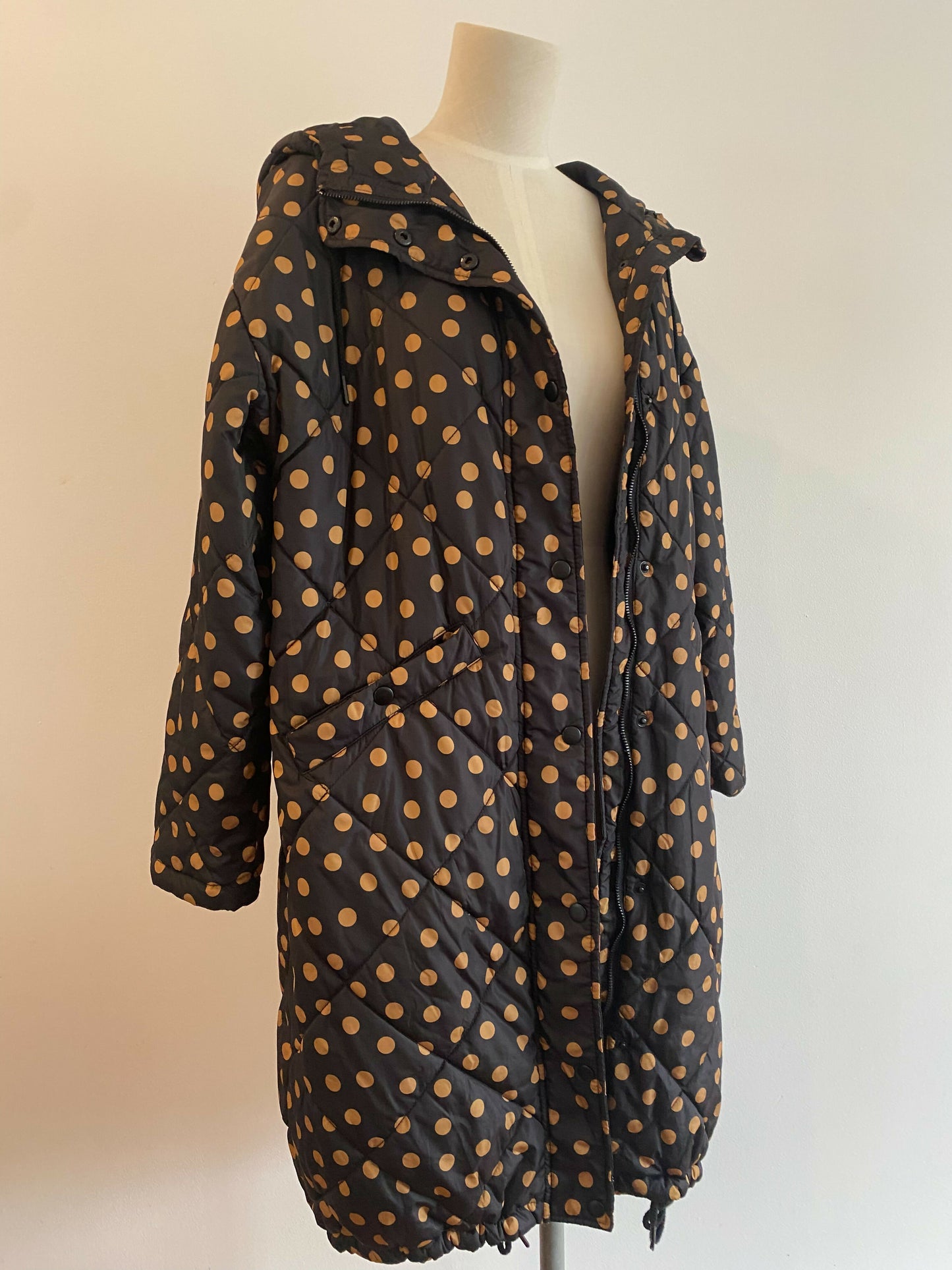 Women's Sass Size 10 Polka-Dot Black Puffa Jacket