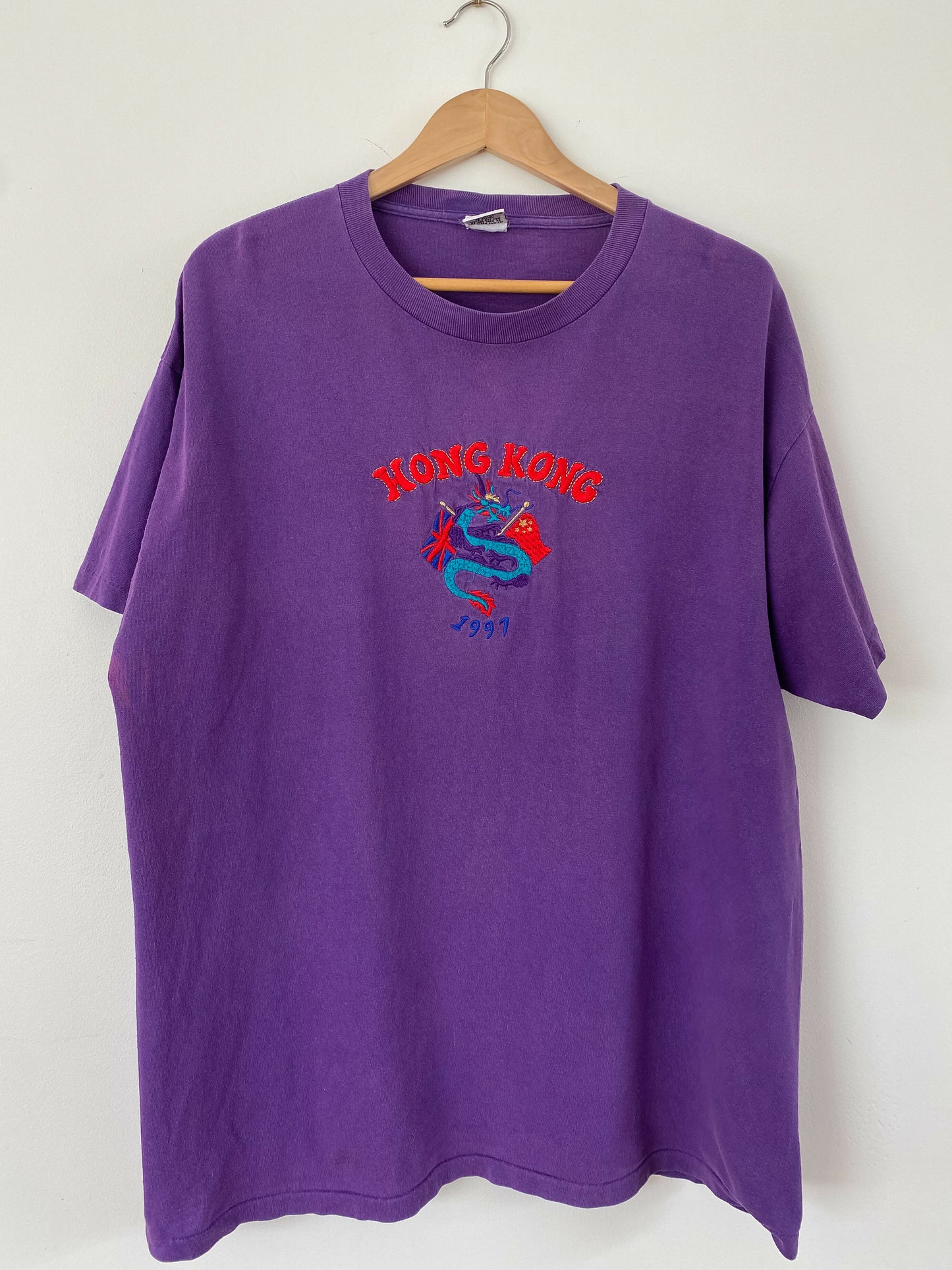 Men's Size XL Vintage 1997 Hong Kong Purple Cotton Embroidered T-Shirt