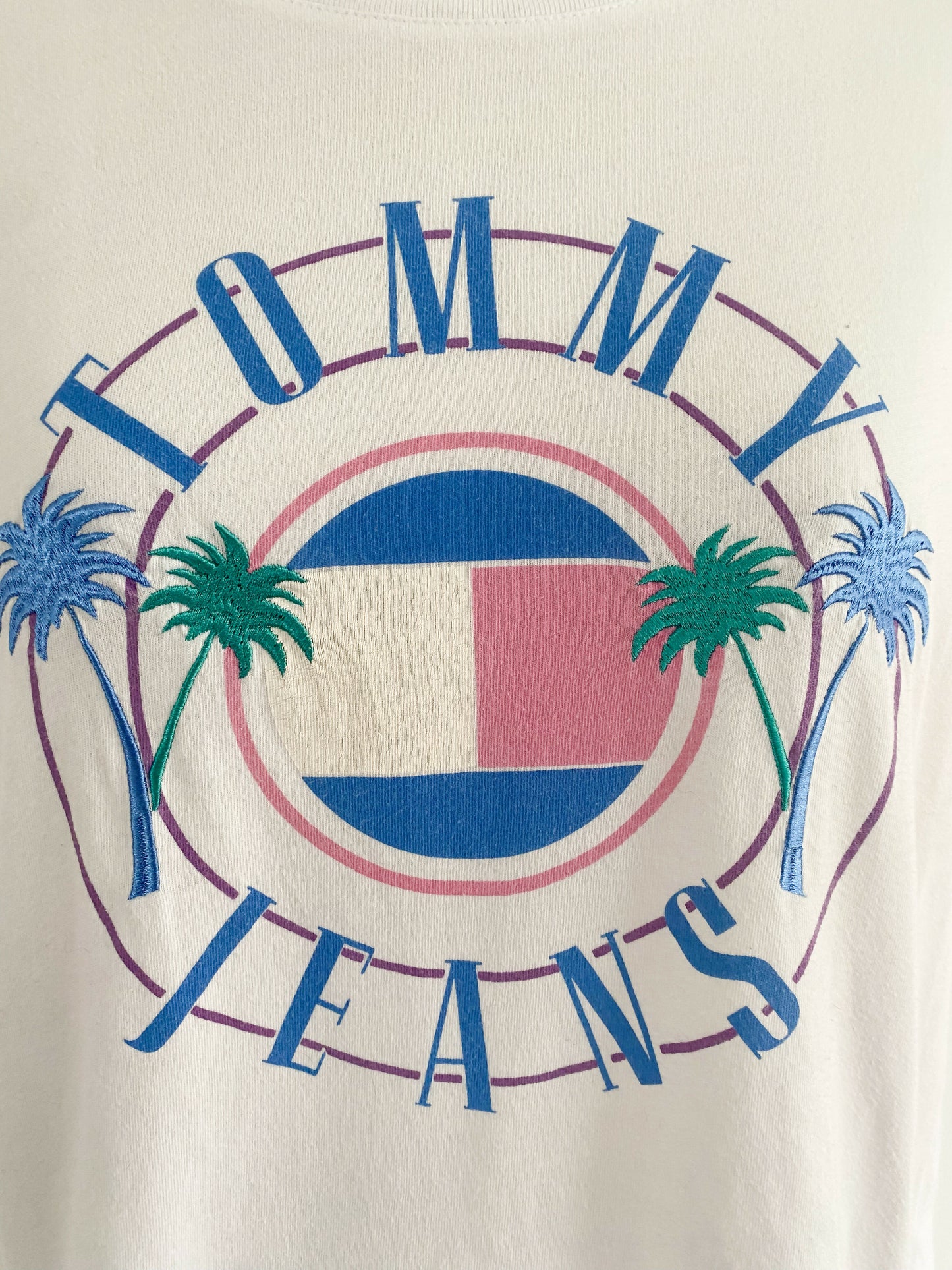 Tommy Jeans Size Medium Printed White T-Shirt