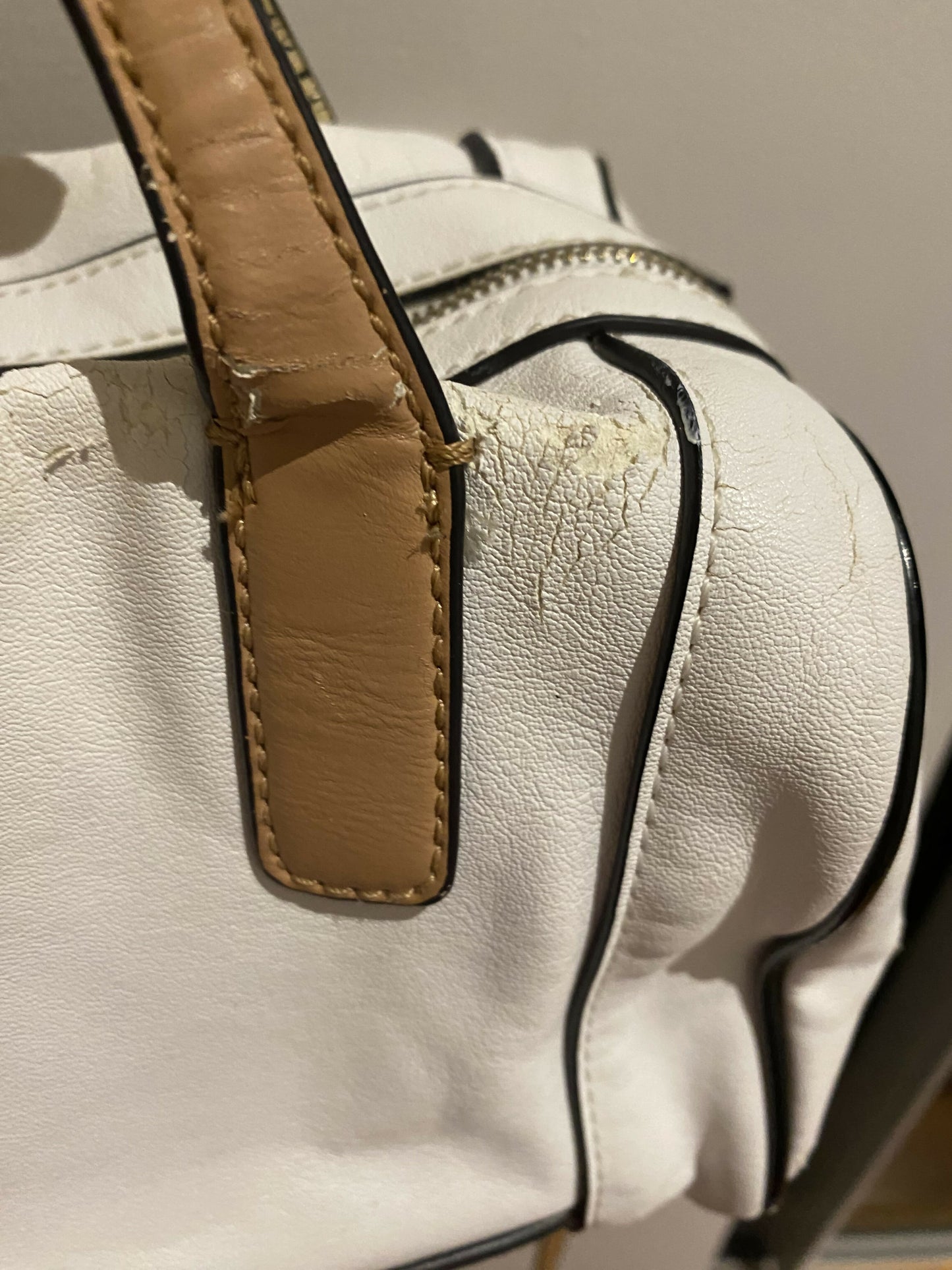 Guess White Handbag with Charms