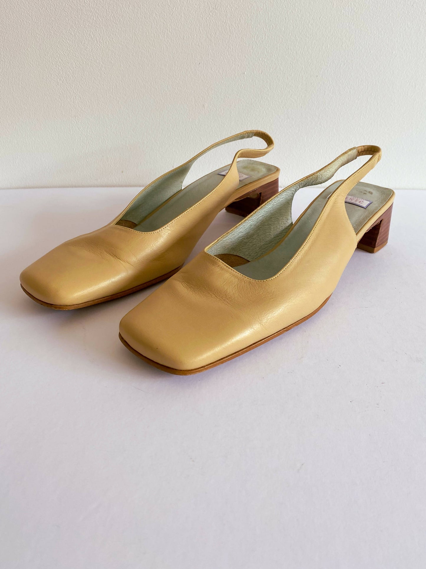 Paco Herrero Basic Size 38 Basic Tan Leather Slingback Heels