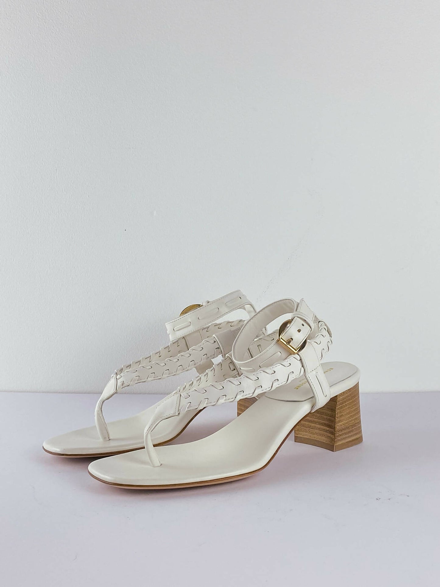 Scanlon Theodore Off-White Woven Leather Sandals