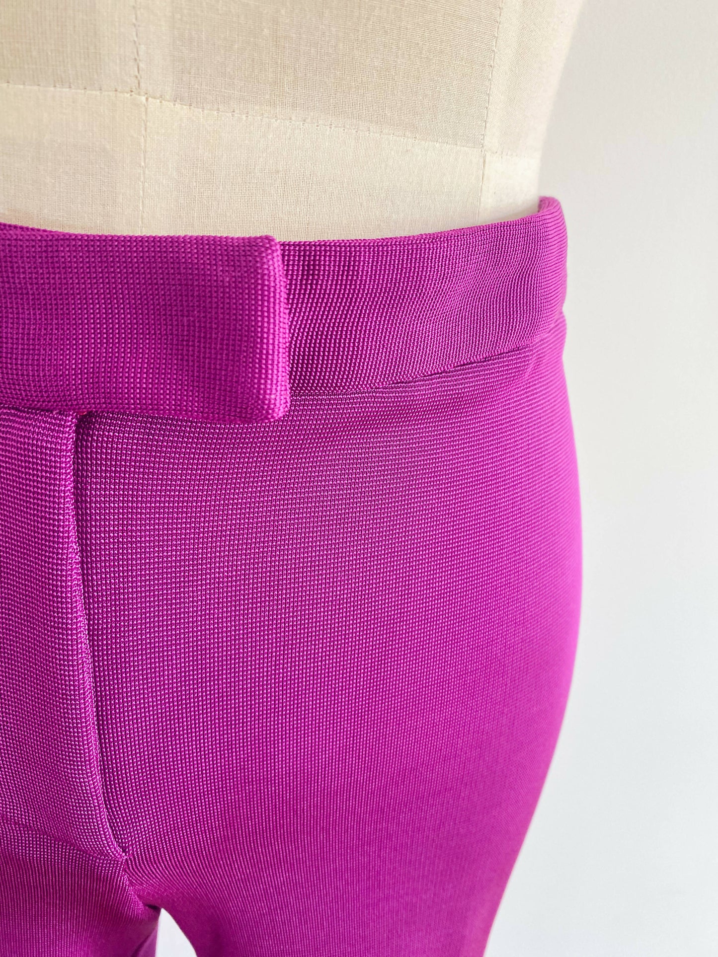 Moschino Size 44 Purple Knit Pants