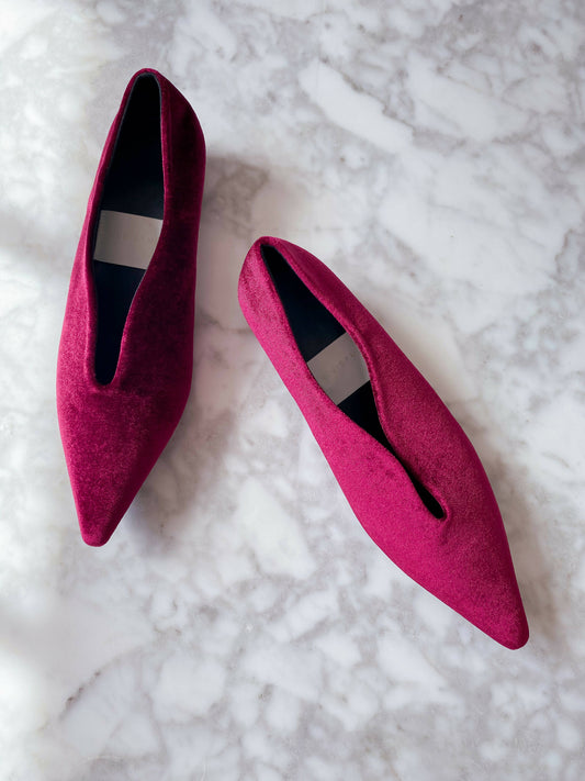 Musi By MLC Size 39 Raspberry Velvet Point-Toe Flats