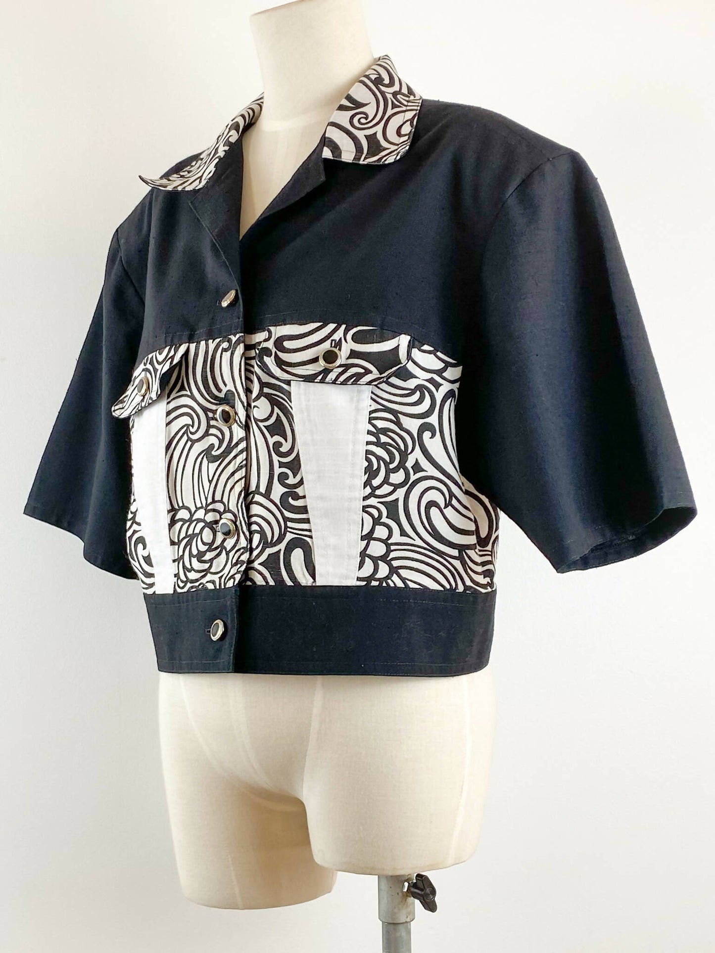 Size 10 Cropped Printed Shirt